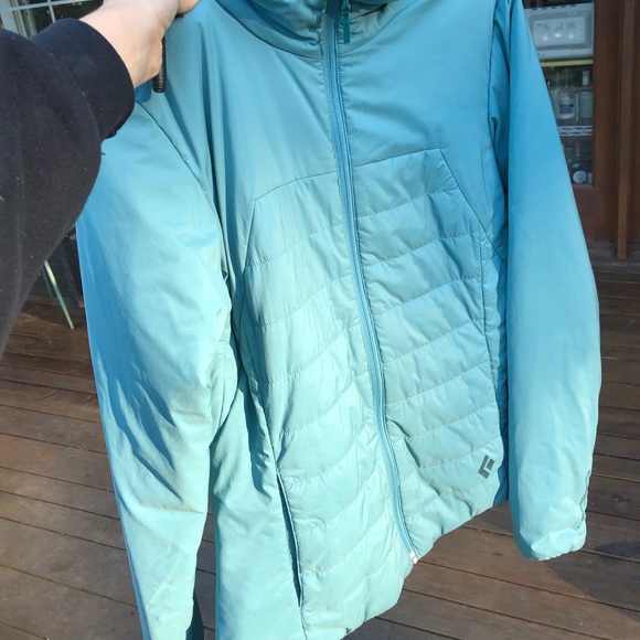 Black Diamond Women’s Zip Up Puffer Jacket - Picture 3 of 3